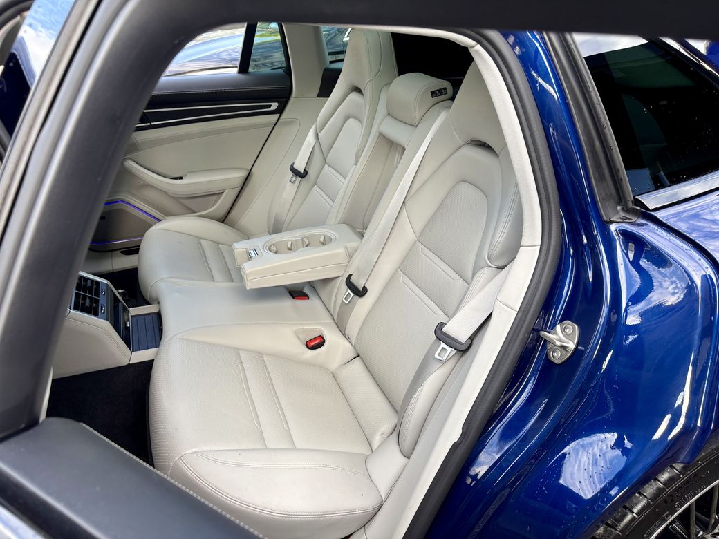 2022 Porsche Panamera
