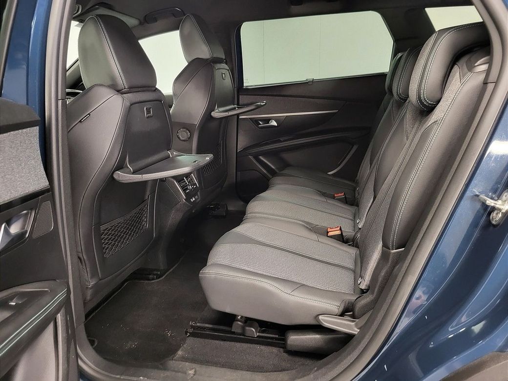 2023 Peugeot 5008