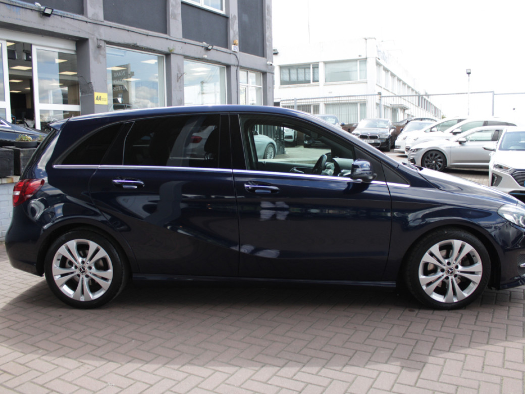 2018 Mercedes-Benz B 180