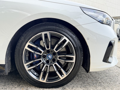 2024 BMW i5