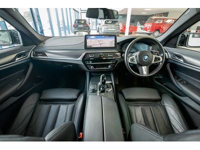2023 BMW 530