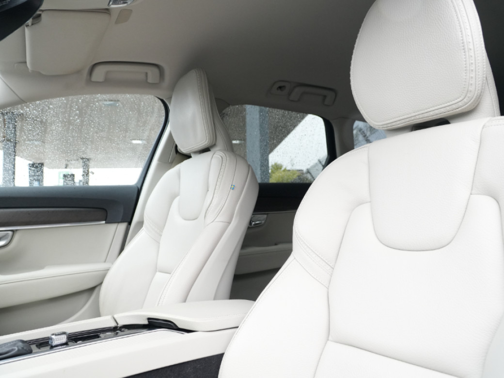 2019 Volvo V90 Cross Country