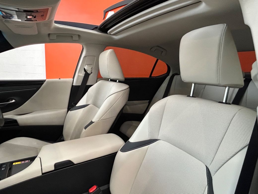 2024 Lexus ES 300h