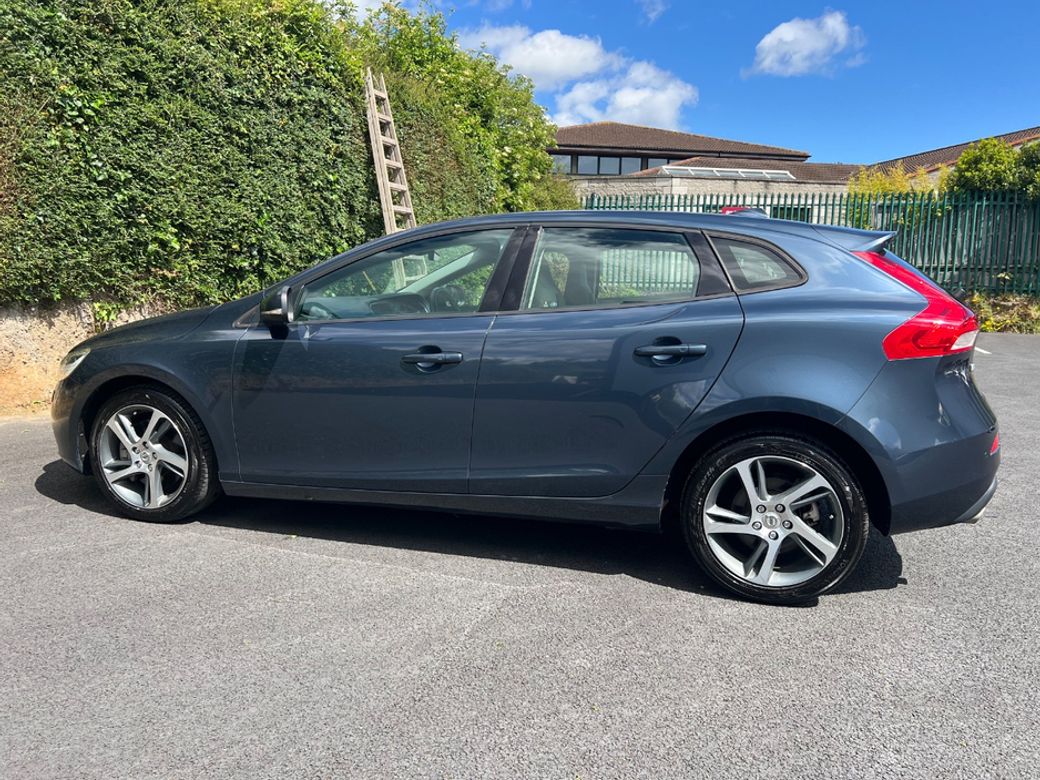 2019 Volvo V40