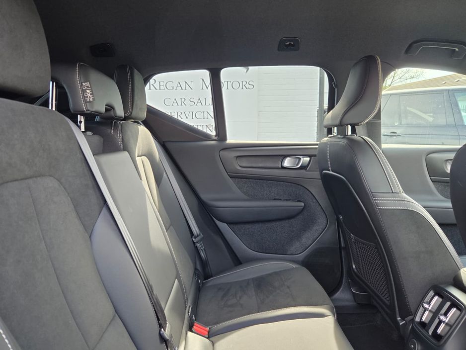 2022 Volvo XC40