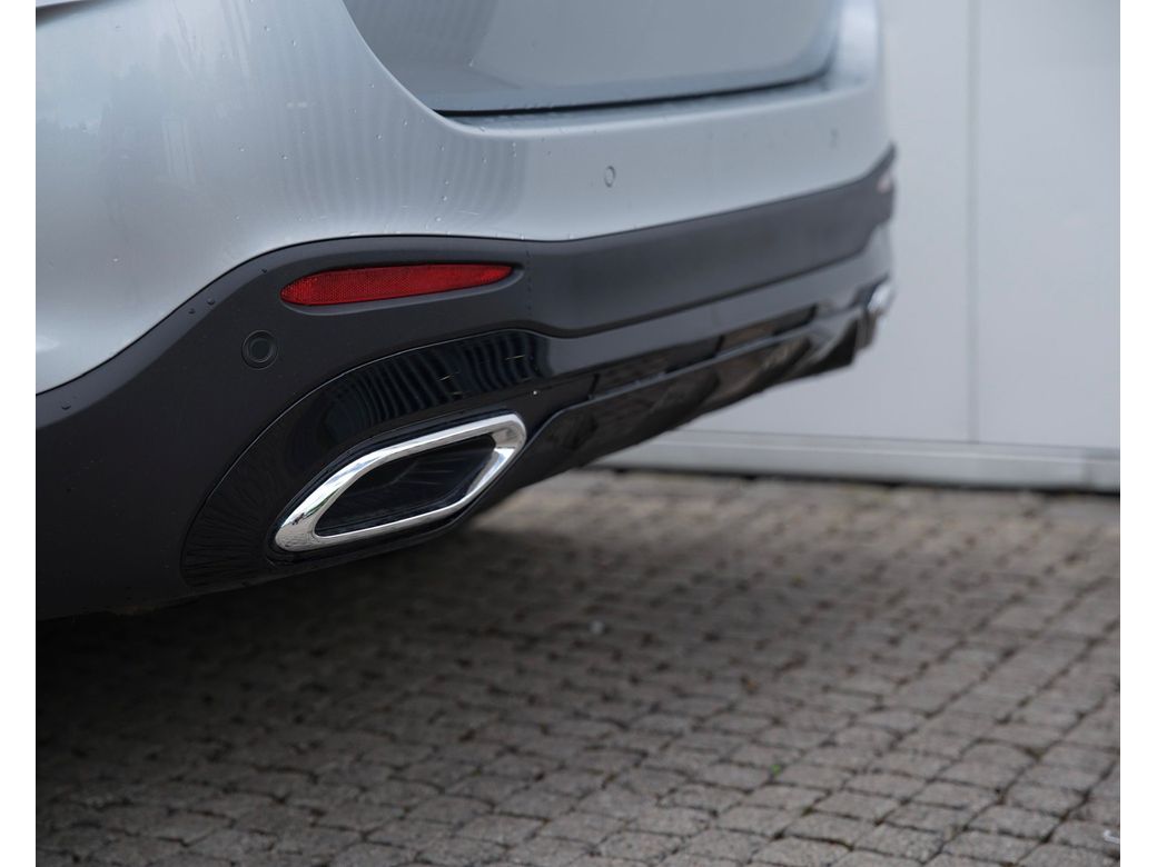 2025 Mercedes-Benz GLC Class