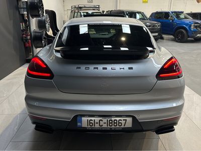 2016 Porsche Panamera