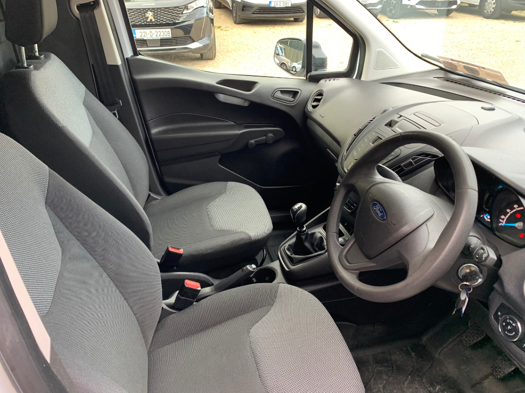 2023 Ford Transit Courier