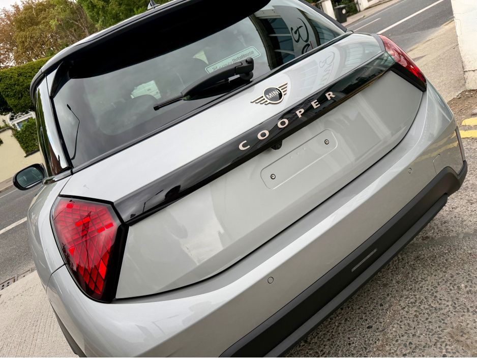 2024 Mini Hatch