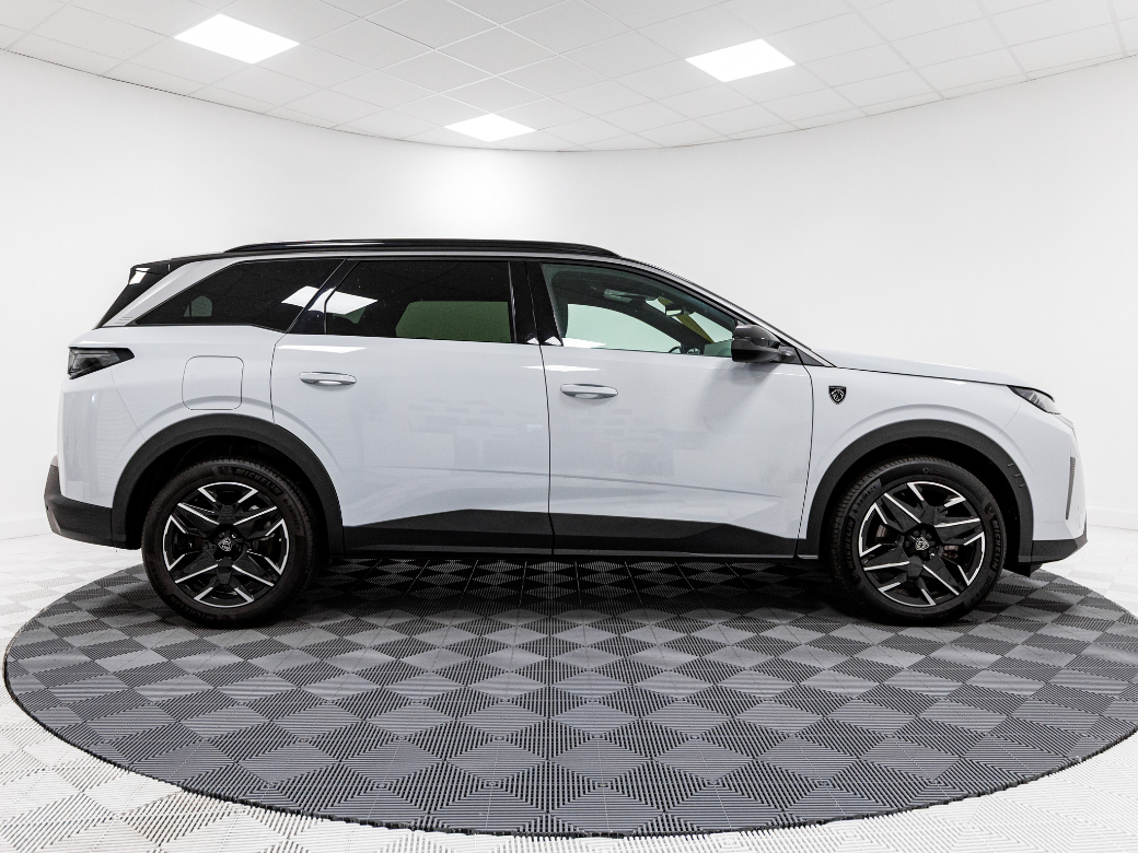 2025 Peugeot 5008
