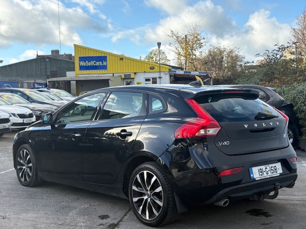 2019 Volvo V40