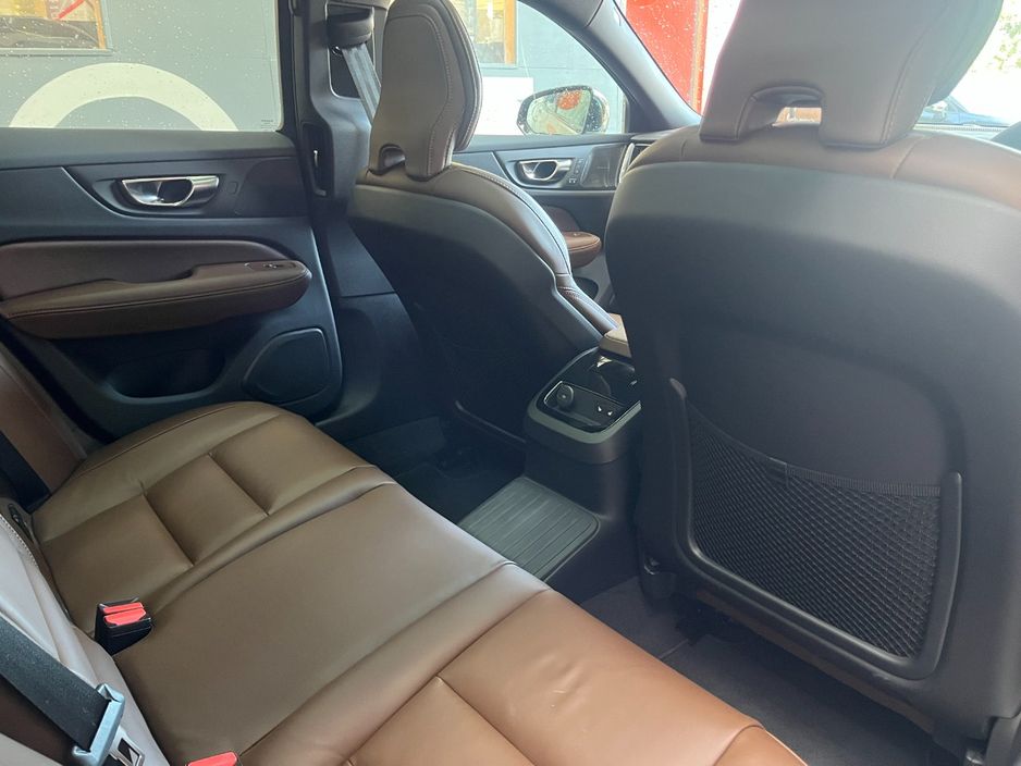 2025 Volvo V60