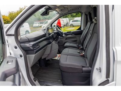 2025 Ford Transit Custom