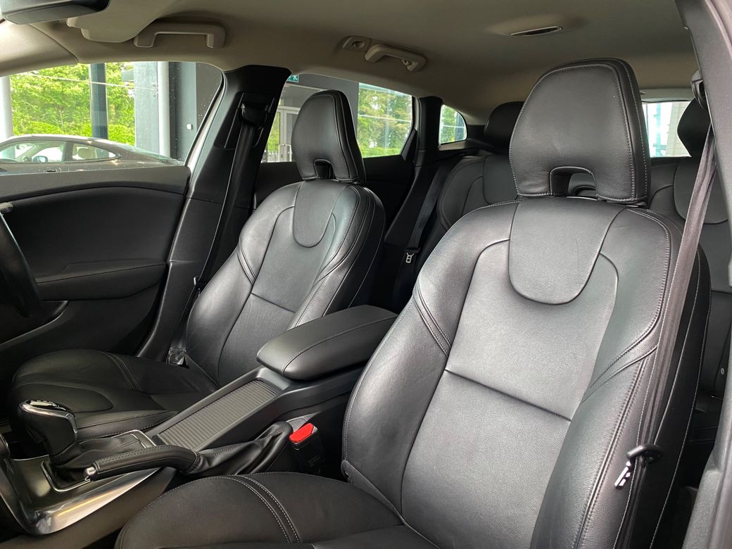 2015 Volvo V40