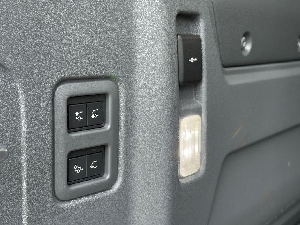 2025 Land Rover Defender