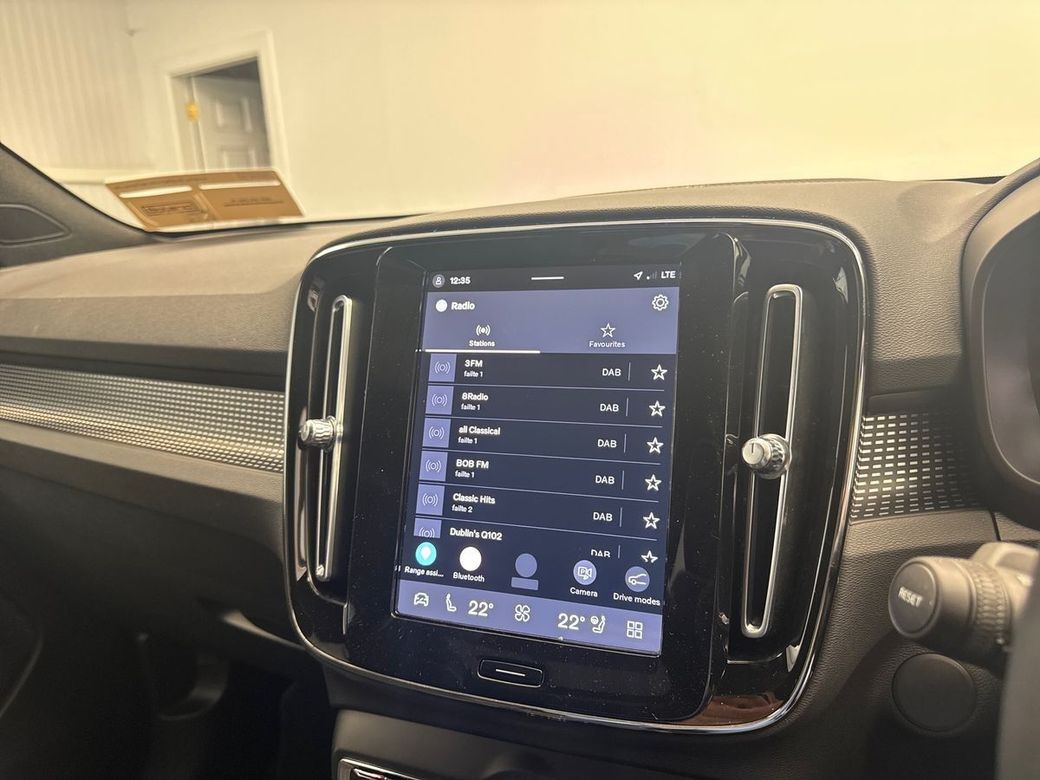 2026 Volvo EX40