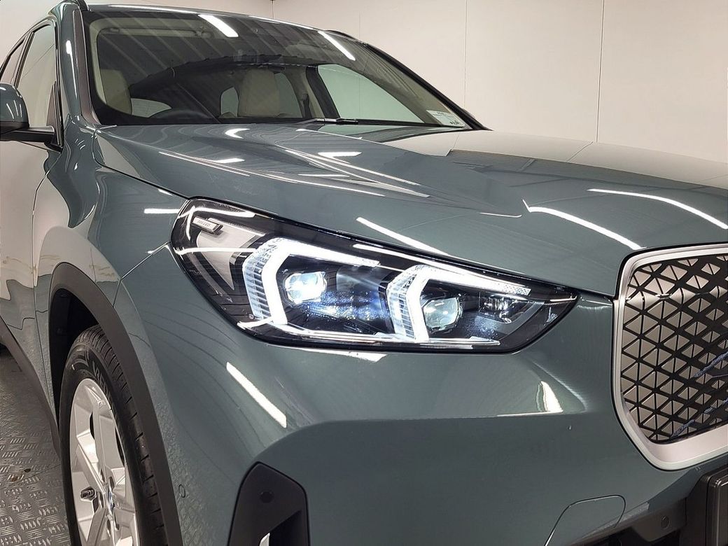 2025 BMW iX1