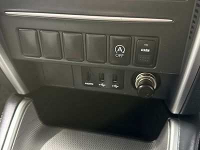 2020 Mitsubishi L200