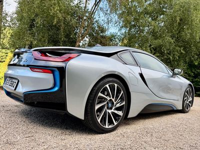 2016 BMW i8