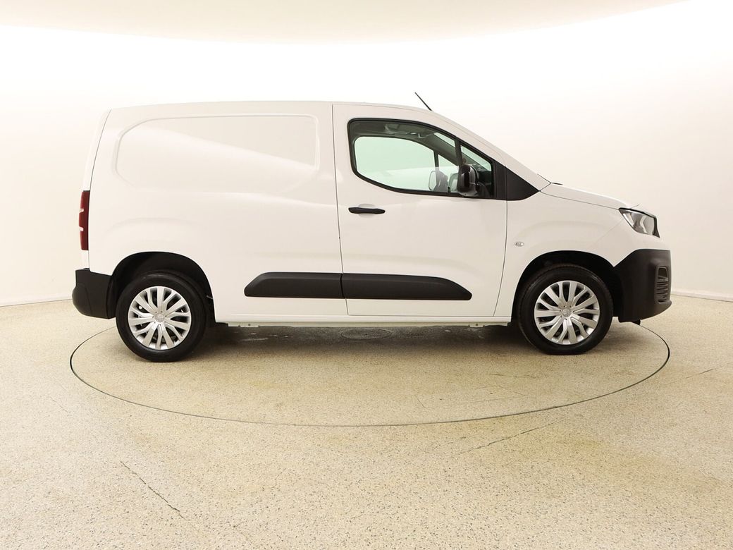 2022 Peugeot Partner