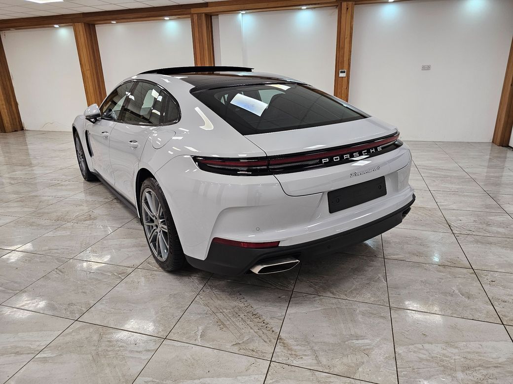 2025 Porsche Panamera