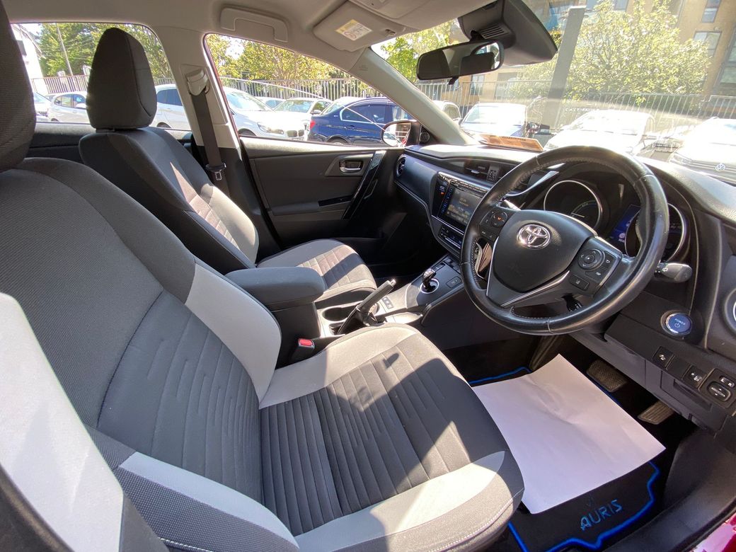 2017 Toyota Auris