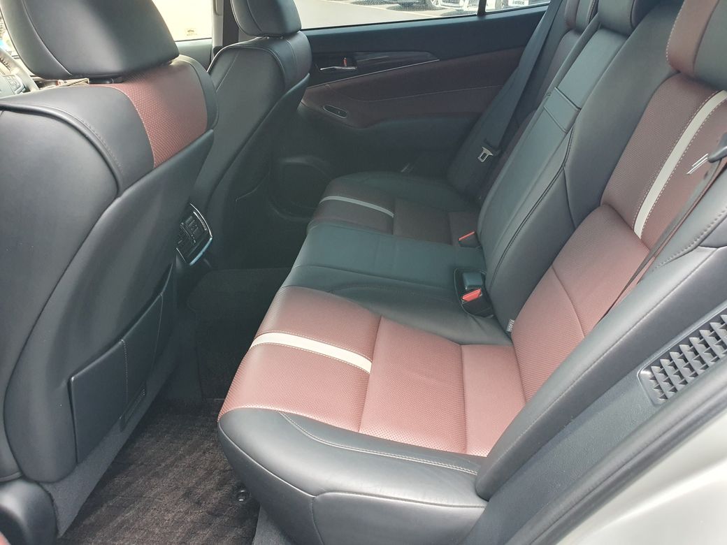 2014 Toyota Crown