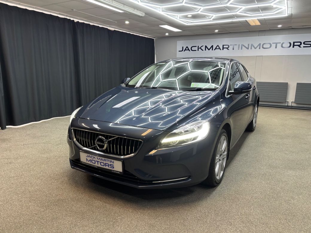 2017 Volvo V40
