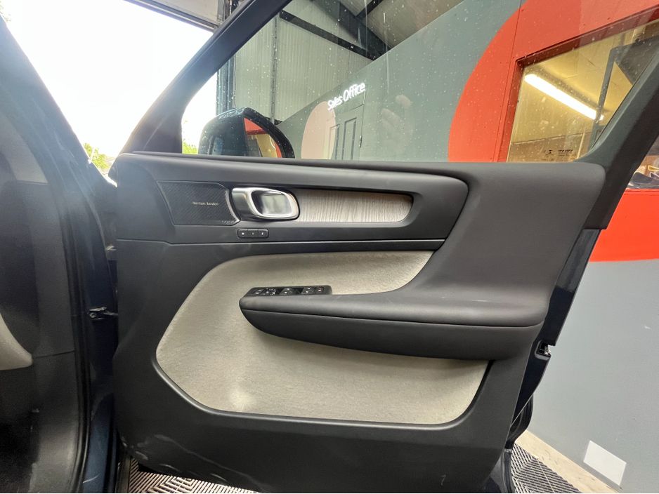 2021 Volvo XC40