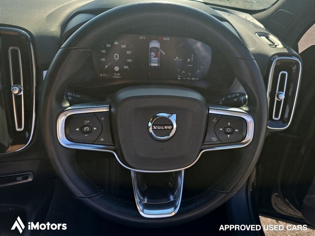2022 Volvo XC40