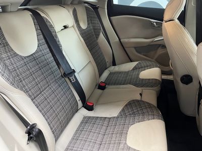 2019 Volvo V40