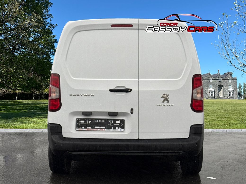 2022 Peugeot Partner