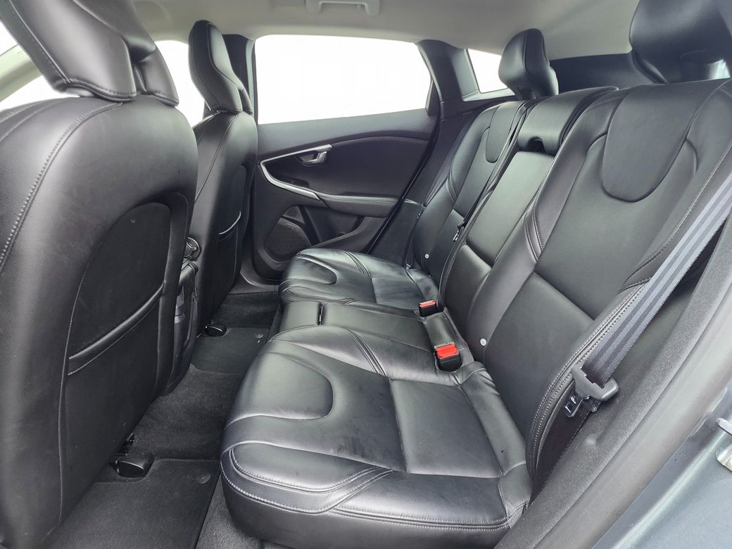 2016 Volvo V40
