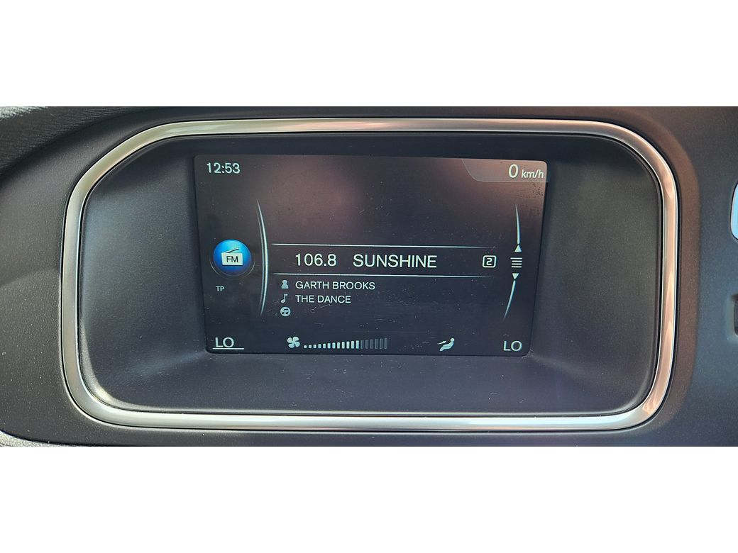 2017 Volvo V40