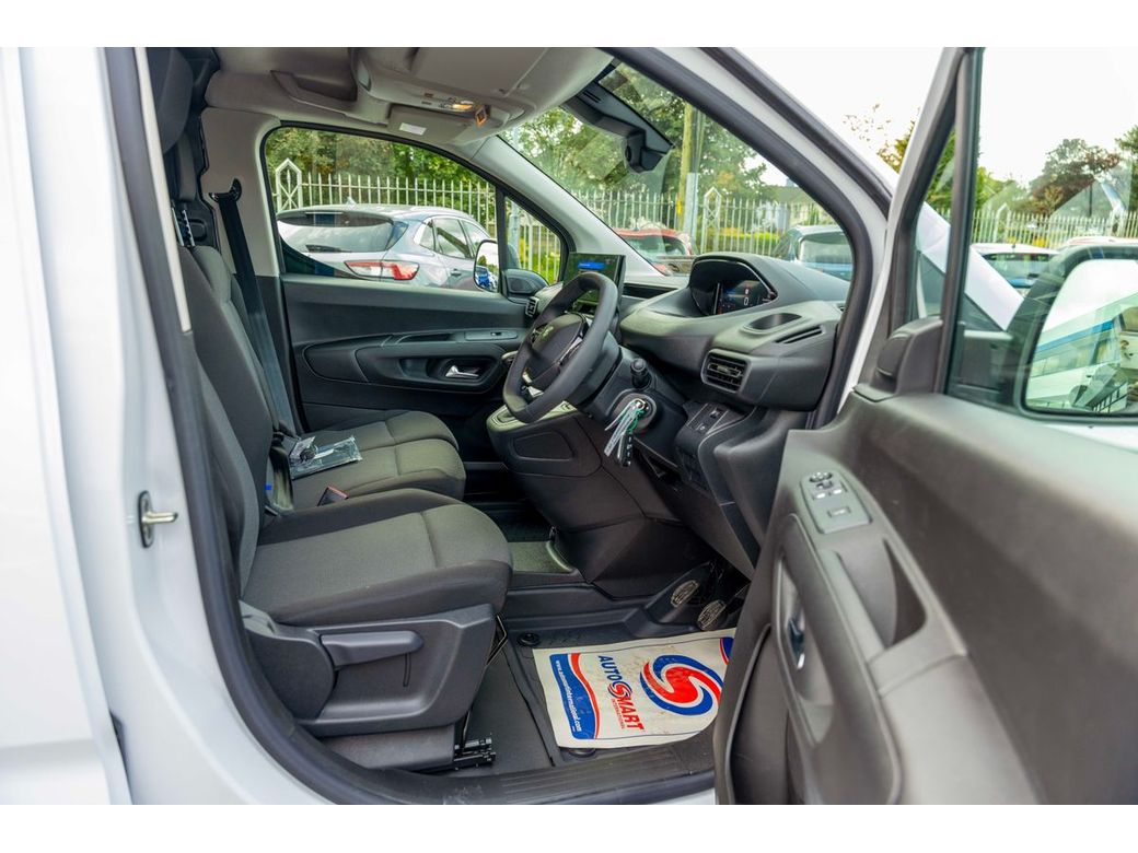 2025 Peugeot Partner