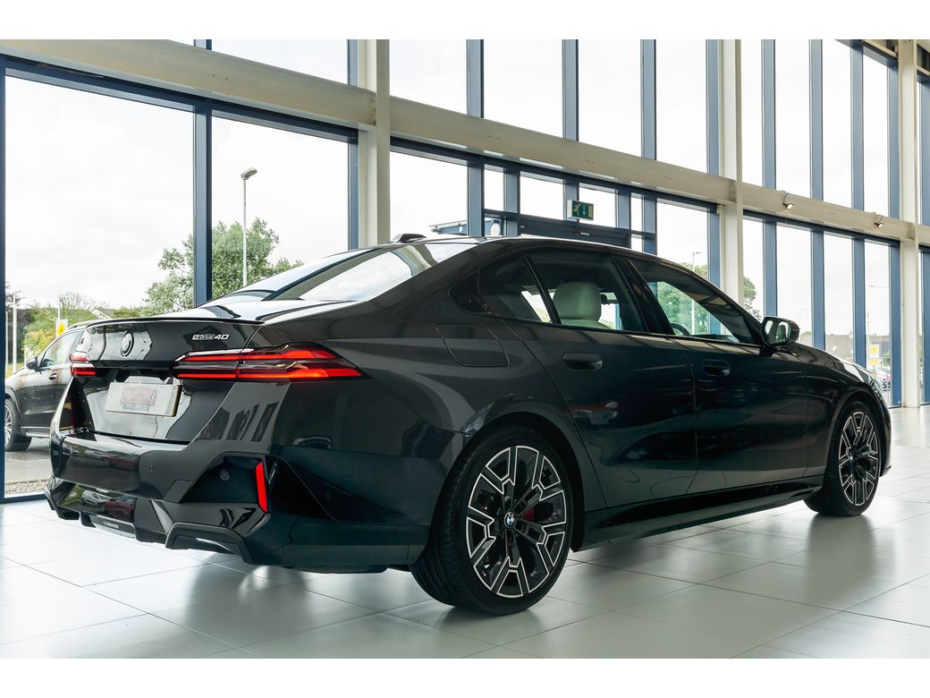 2025 BMW i5