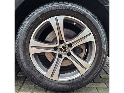 2019 Mercedes-Benz E 220