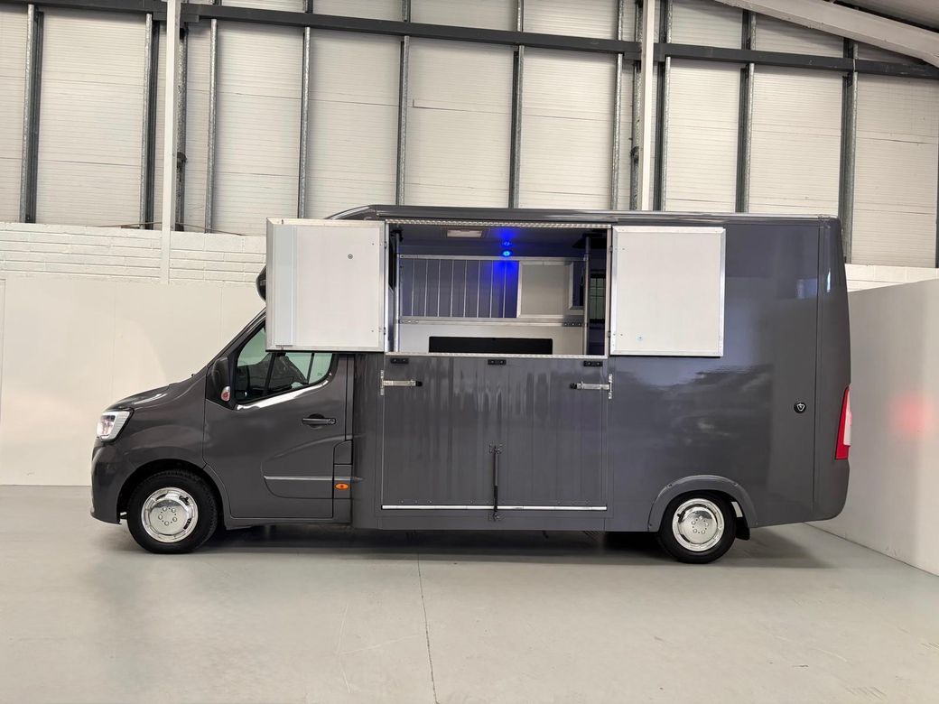 2020 Renault Master