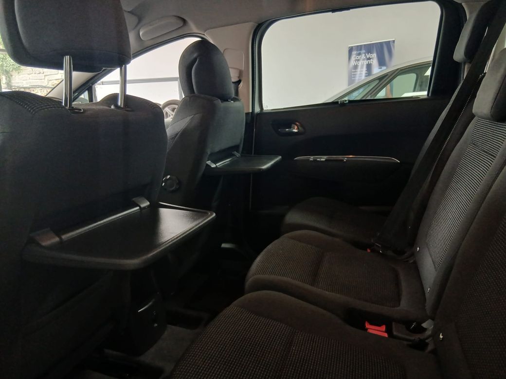 2016 Peugeot 5008