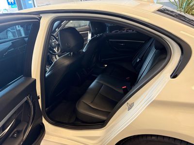 2018 BMW 330