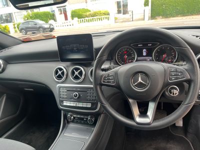2017 Mercedes-Benz A 180