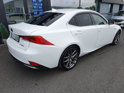 2017 Lexus IS 300h