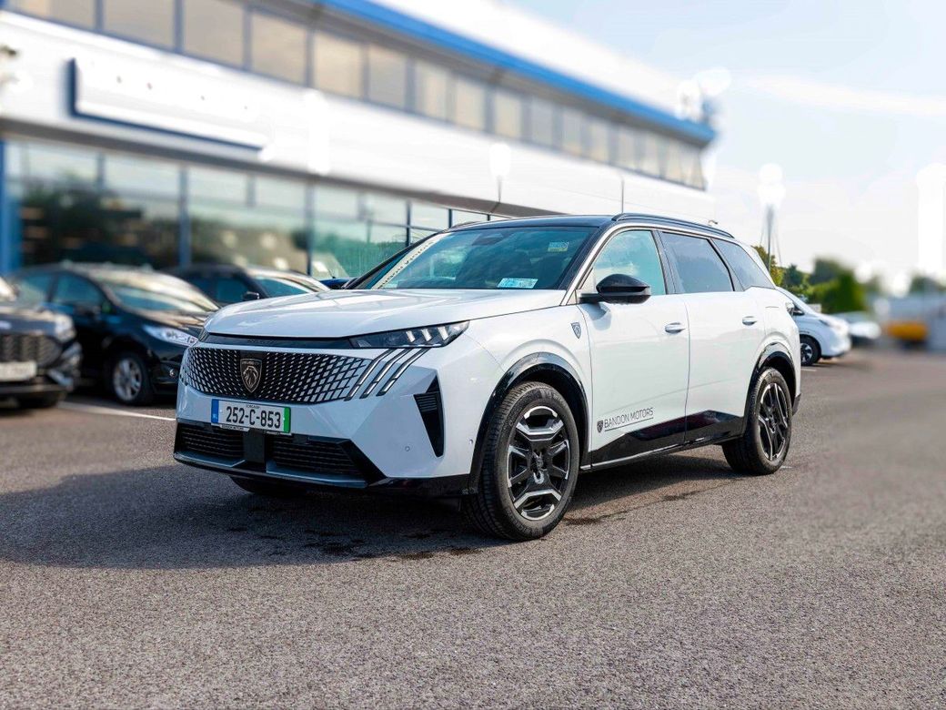 2025 Peugeot 5008