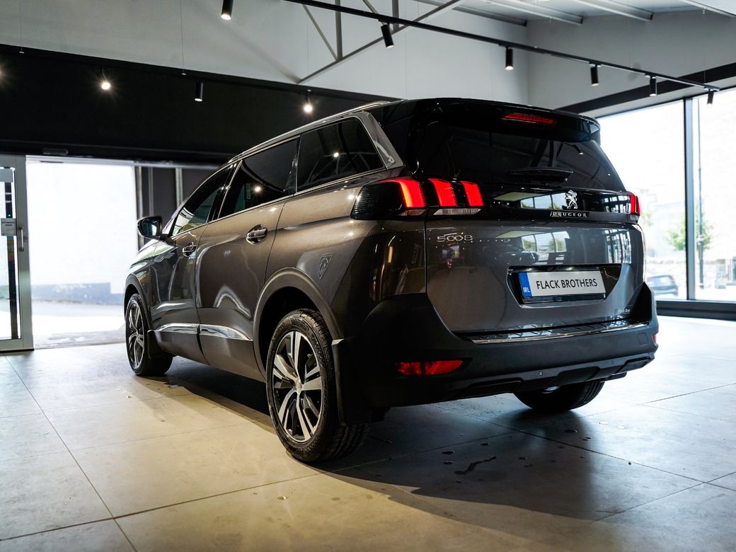 2023 Peugeot 5008