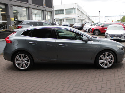 2016 Volvo V40