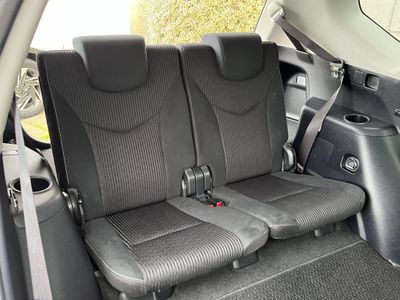 2019 Toyota Prius Alpha