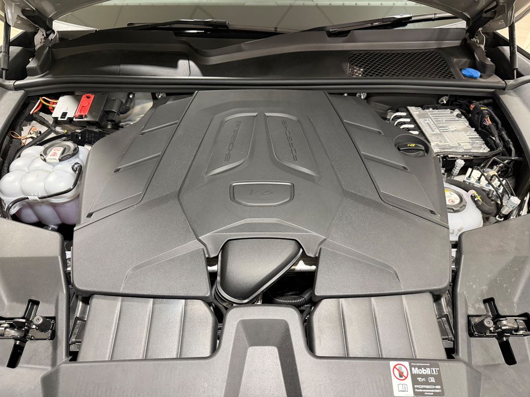 2025 Porsche Cayenne