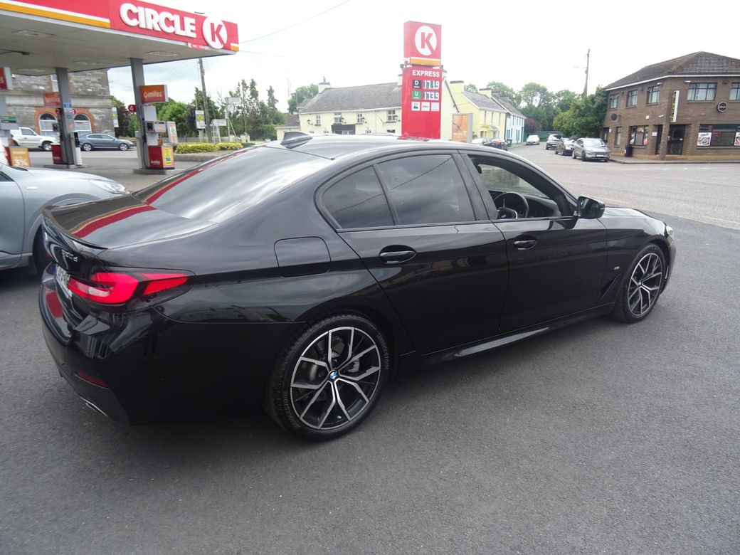 2021 BMW 520