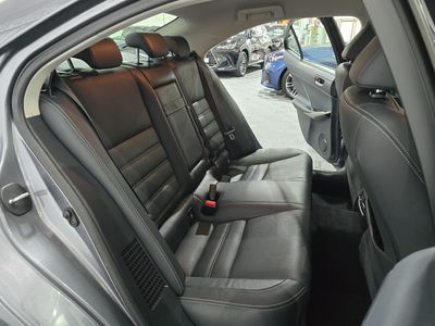 2016 Lexus IS 300h