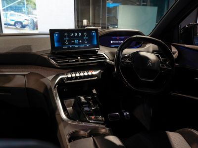 2023 Peugeot 5008